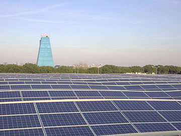Foto 1 impianto fotovoltaico Gigante Est 992,64 KWp su tetto di immobile commerciale